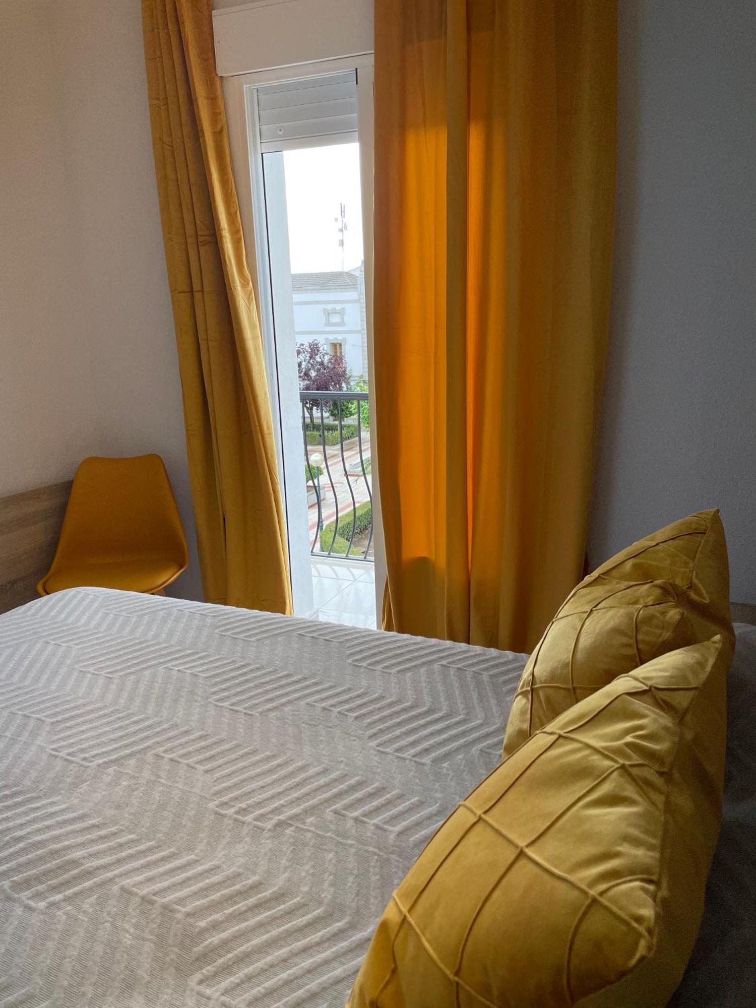 Hostal Calderon De La Barca Zalamea de la Serena Esterno foto